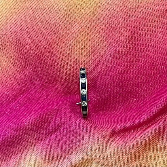 14K White Gold ring with Blue Sapphire and Cubic Zirconia - Picture 5 of 7